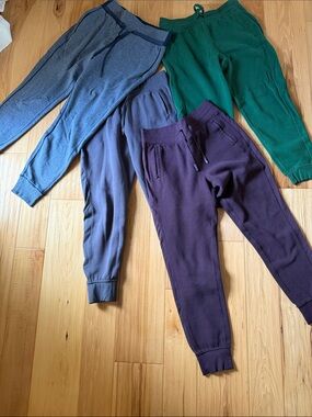 Lot of 4 lululemon joggers . All like new.